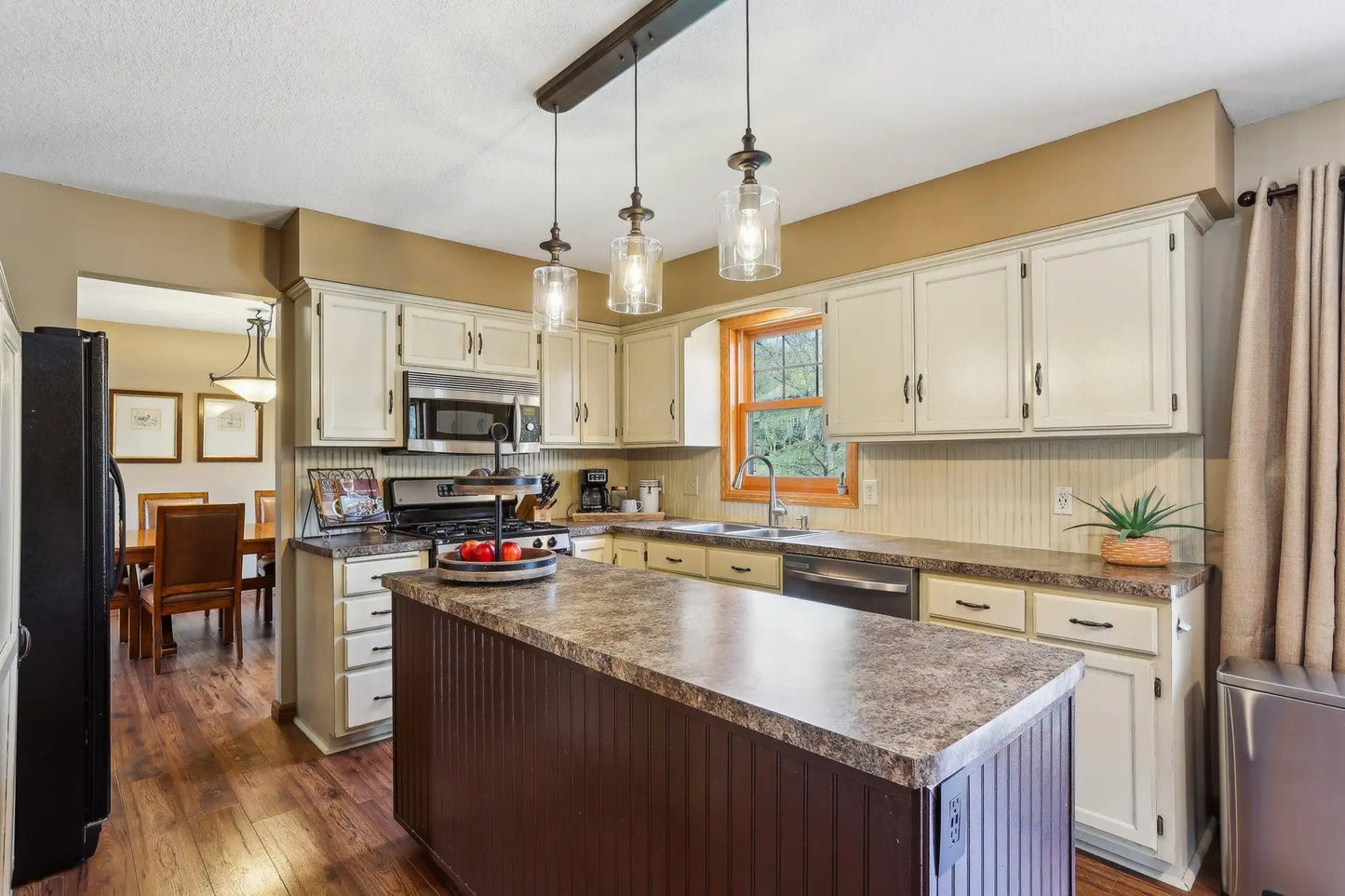 3676 Ashbury Road, Eagan, MN 55122
