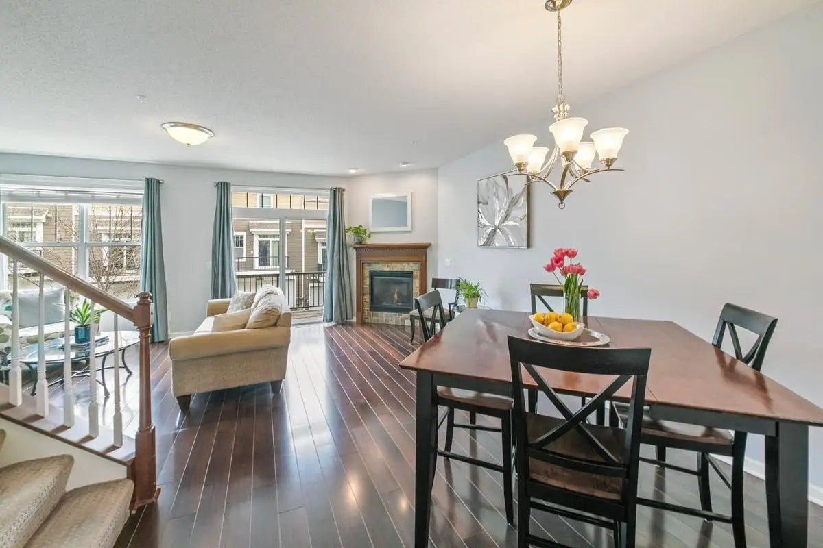 11300 Sandcastle Drive, Woodbury, MN 55129