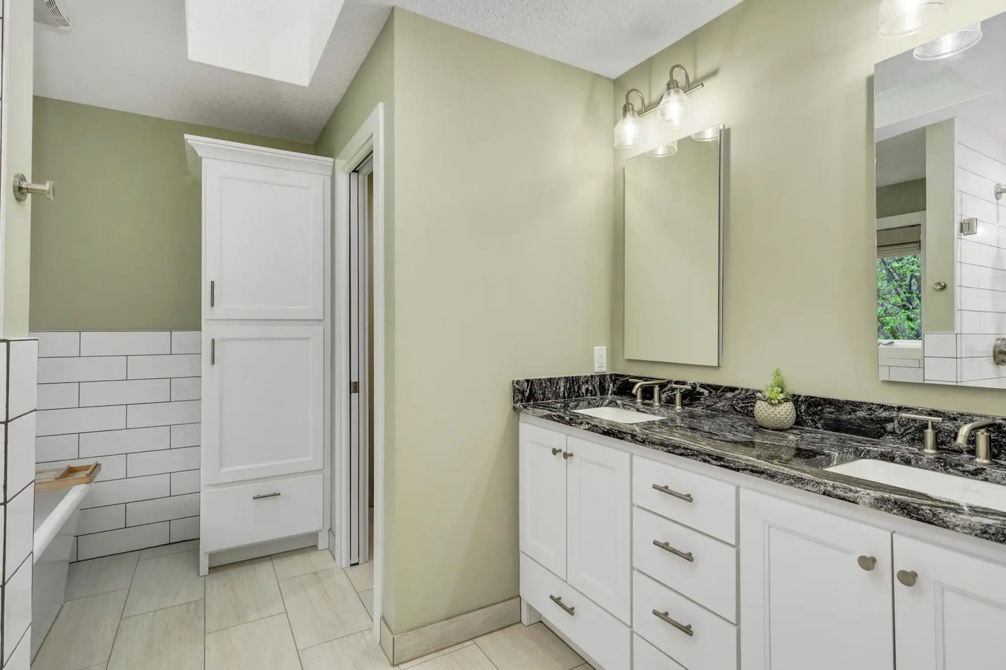 20503 Juno Trail, Lakeville, MN 55044
