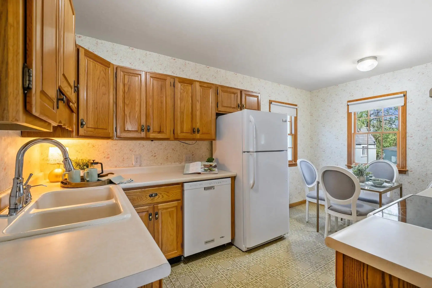 1645 Rose Place, Roseville, MN 55113