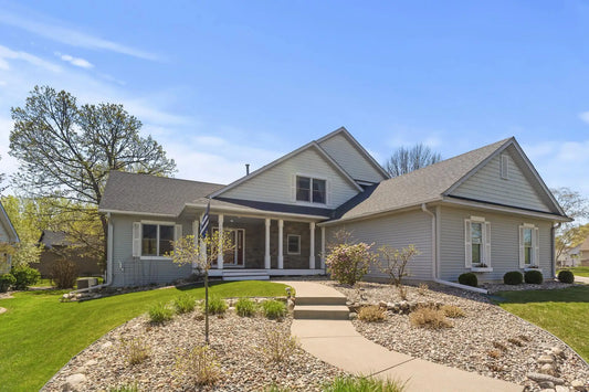 7847 23rd Street, Oakdale, MN 55128