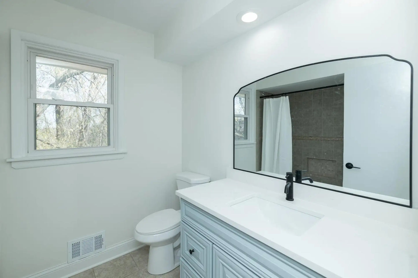 15017 Oakland Avenue, Burnsville, MN 55306