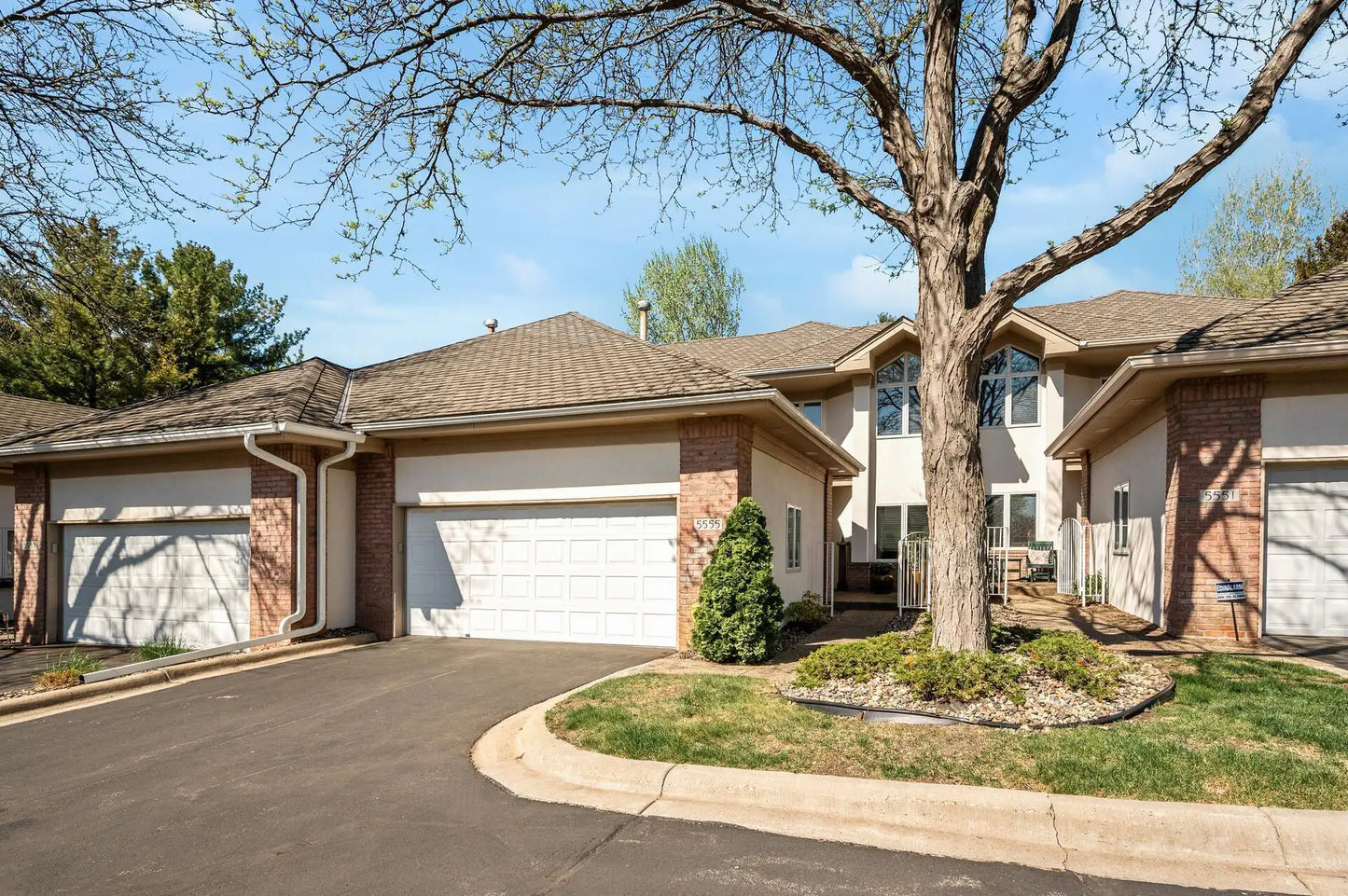 5555 70th Street, Edina, MN 55439