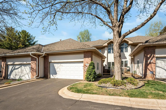 5555 70th Street, Edina, MN 55439