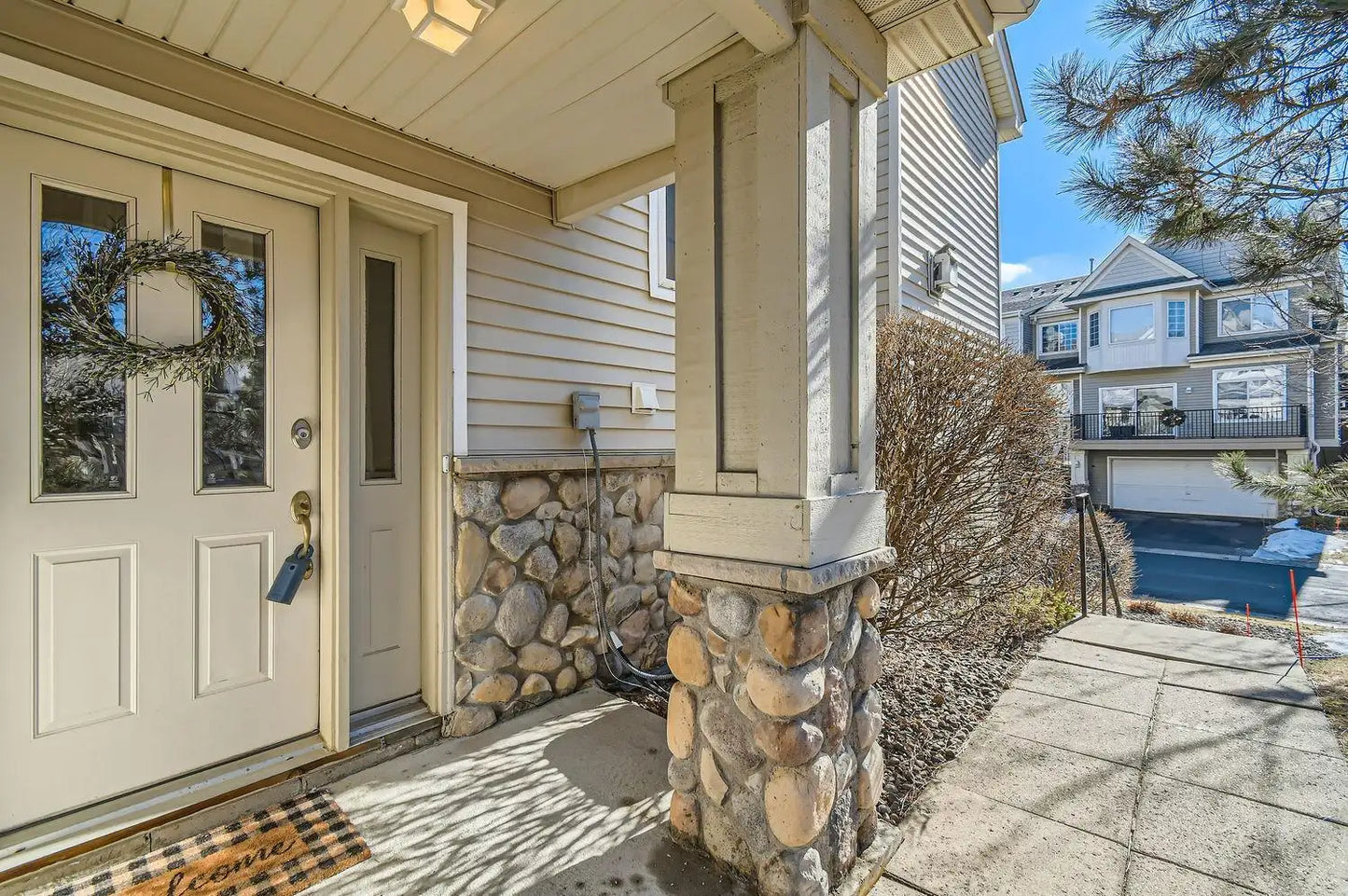 2311 Eagle Trace Lane, Woodbury, MN 55129