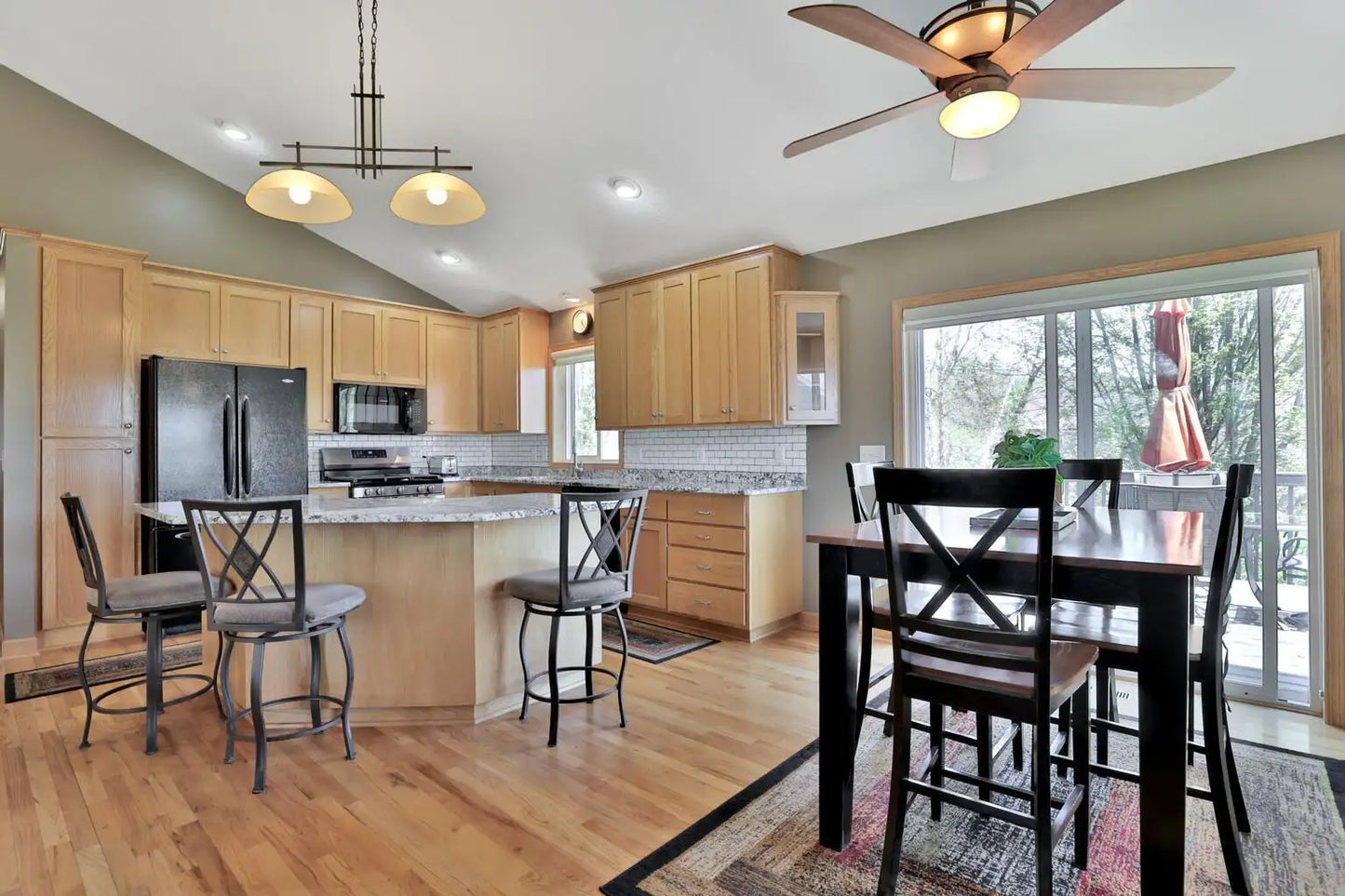 6136 Goodview Trail Circle, Hugo, MN 55038