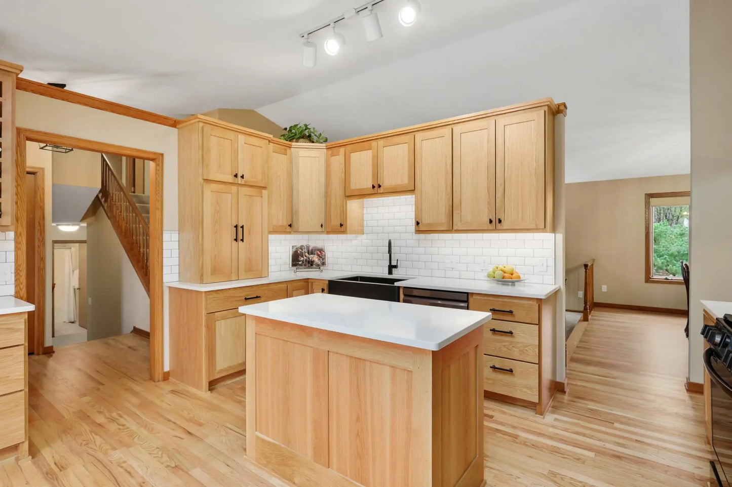 20503 Juno Trail, Lakeville, MN 55044