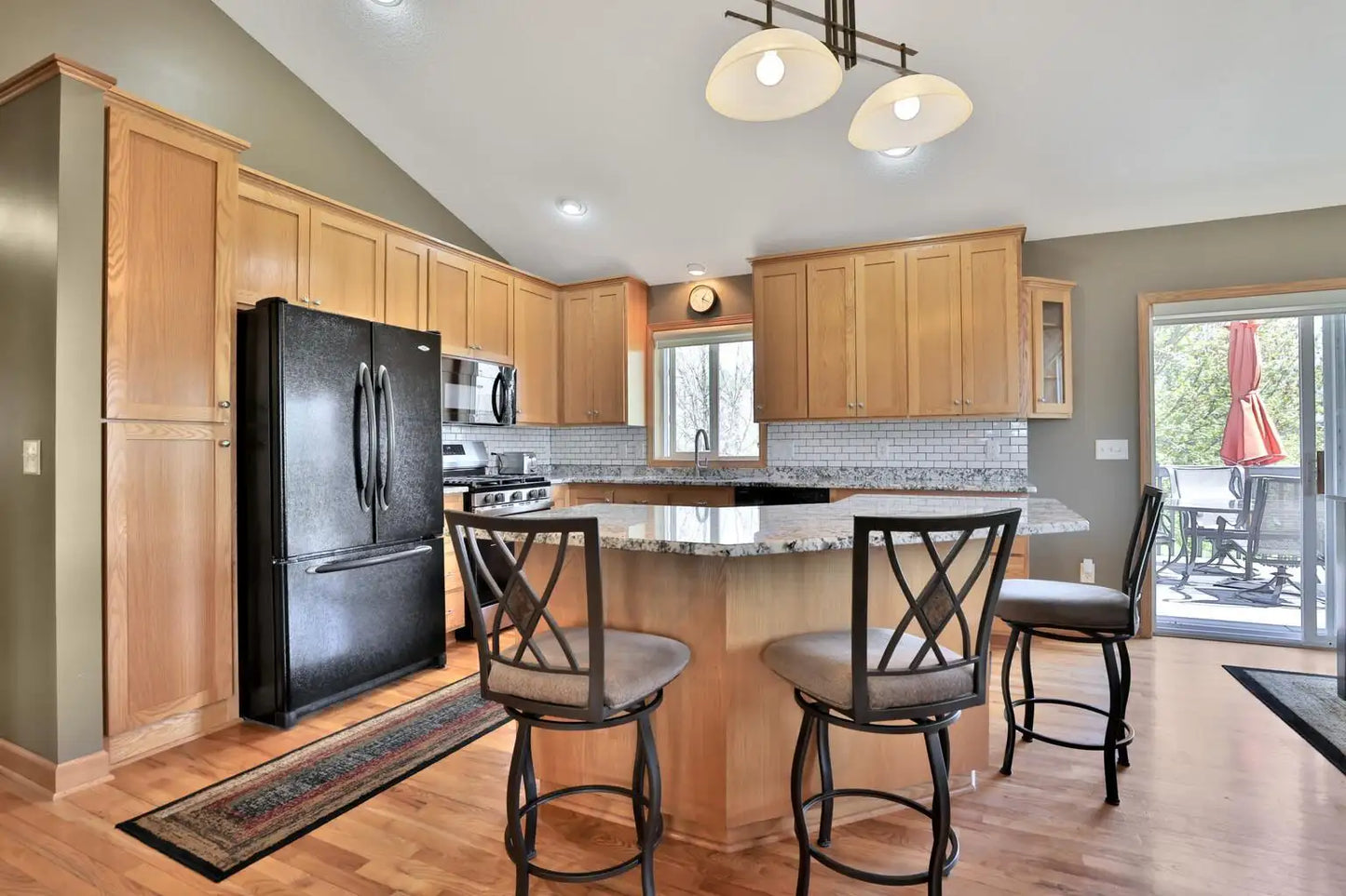 6136 Goodview Trail Circle, Hugo, MN 55038