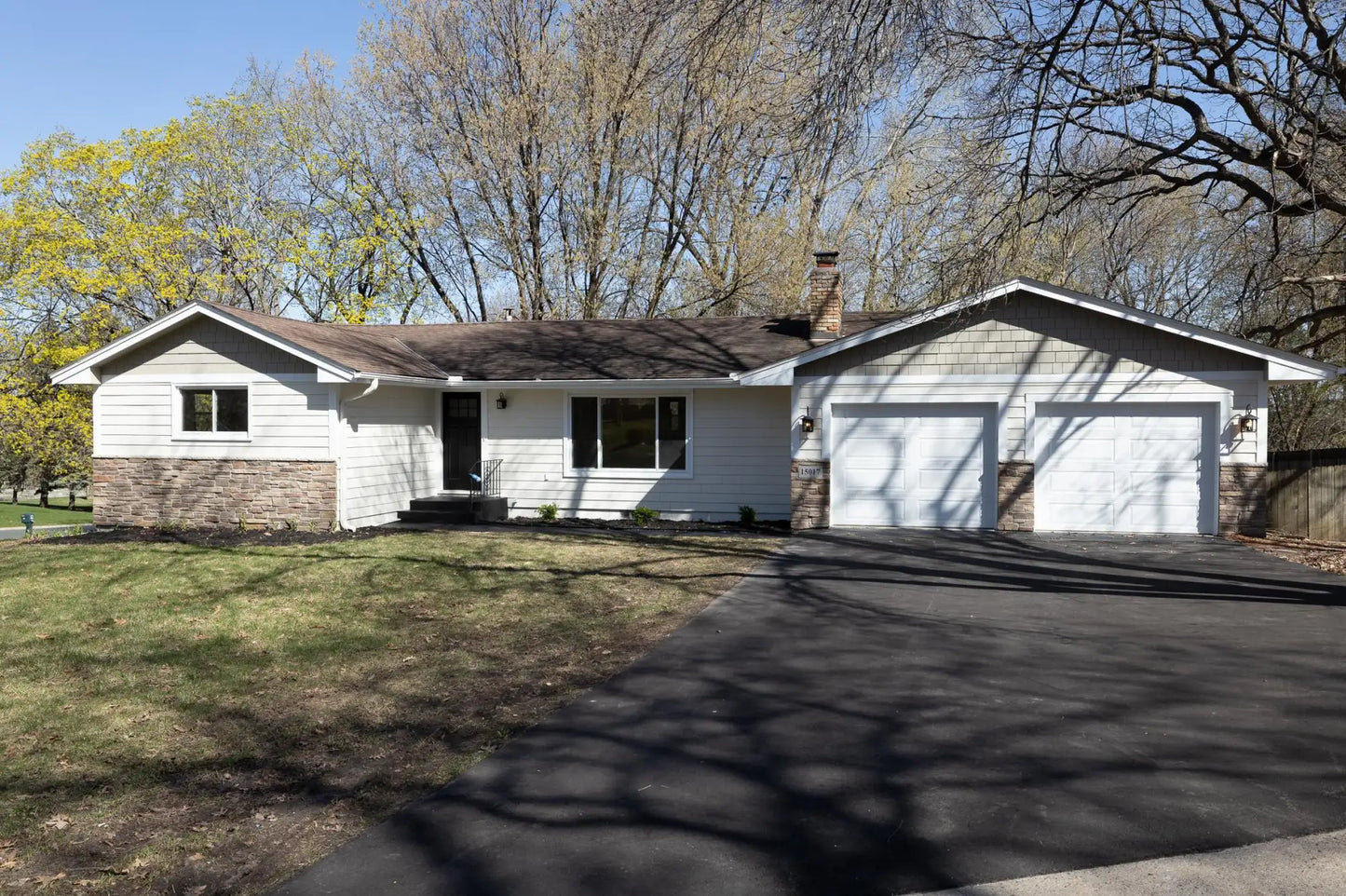 15017 Oakland Avenue, Burnsville, MN 55306