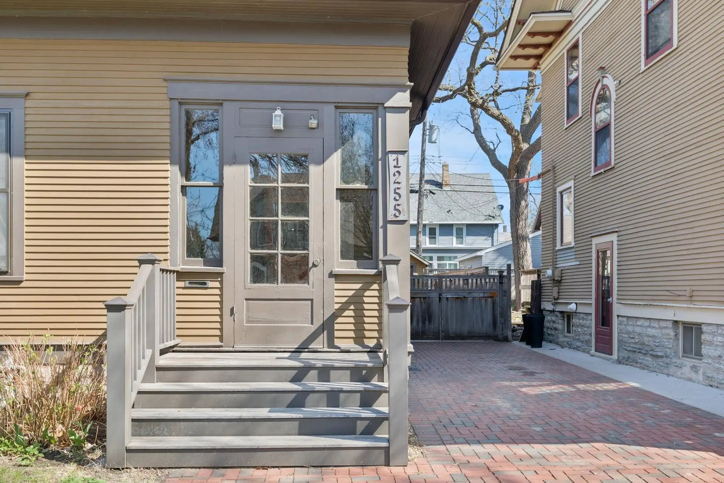 1255 Laurel Avenue, Saint Paul, MN 55104