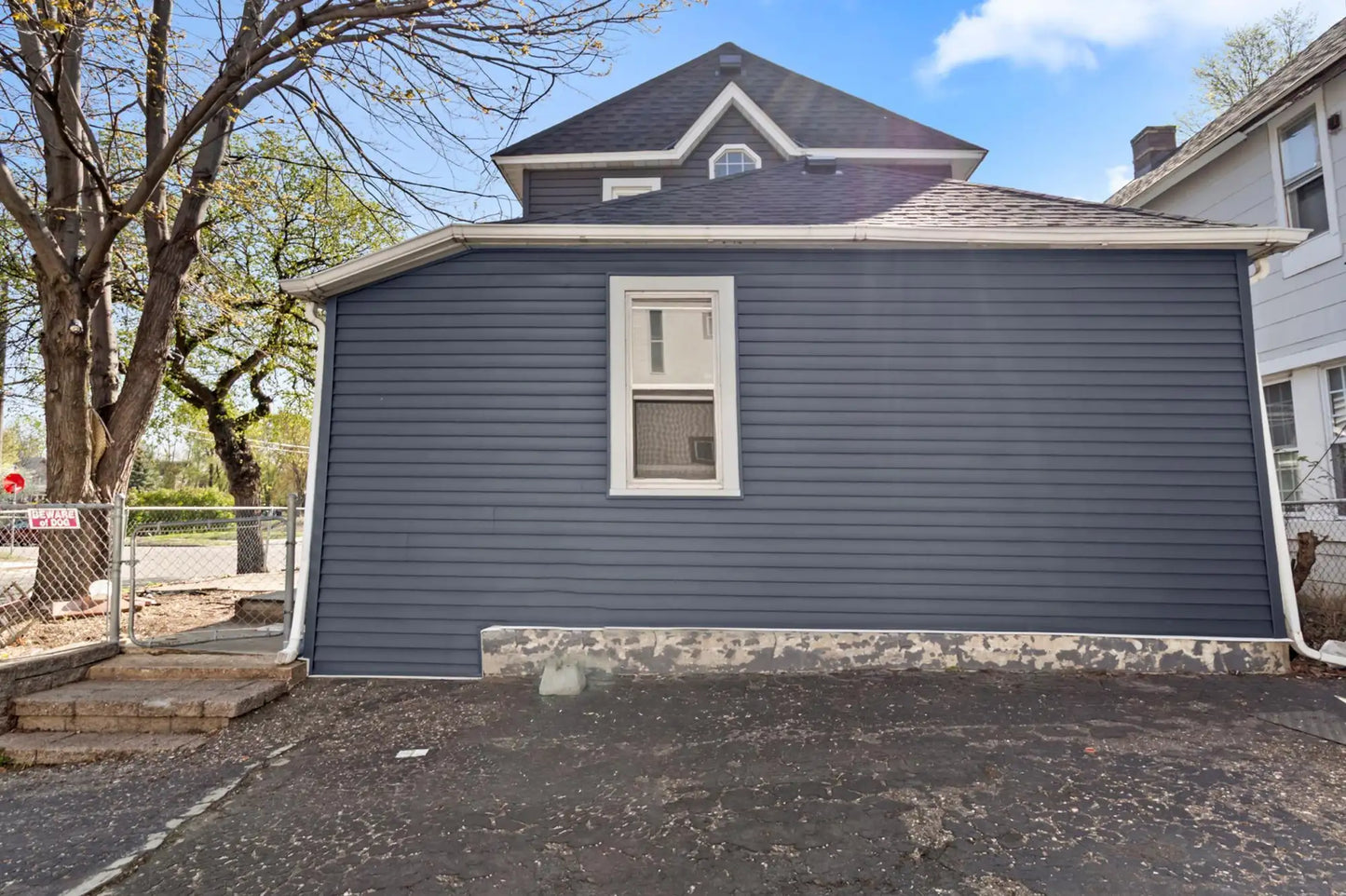 1852 Quincy Street, Minneapolis, MN 55418