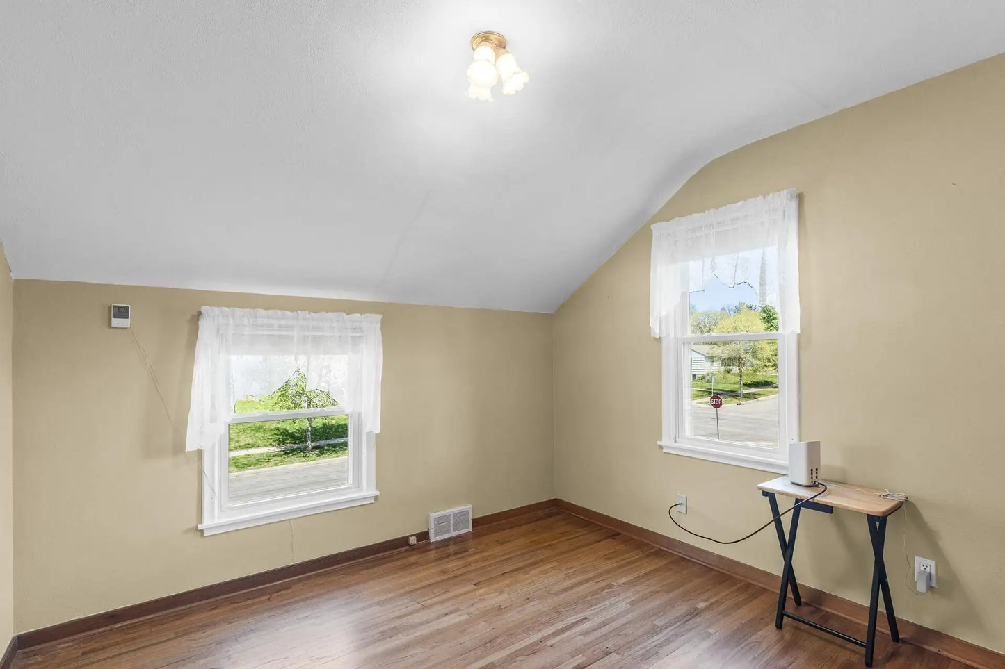 1712 Hyacinth Avenue, Saint Paul, MN 55106