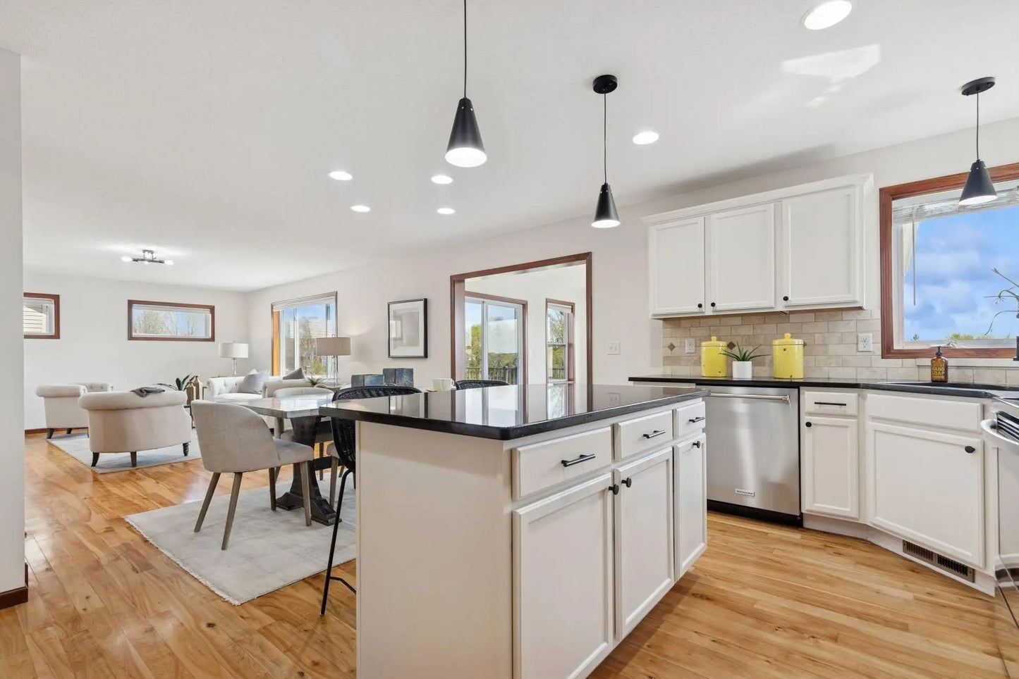 16281 Tahinka Court, Prior Lake, MN 55372