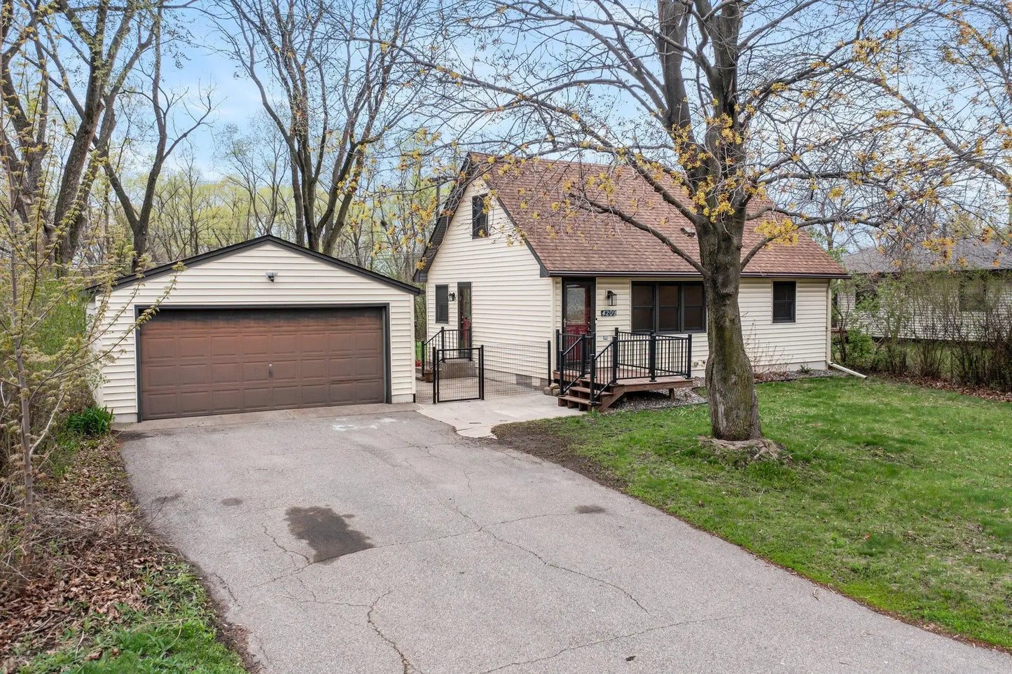 4209 Diamond Drive, Eagan, MN 55122