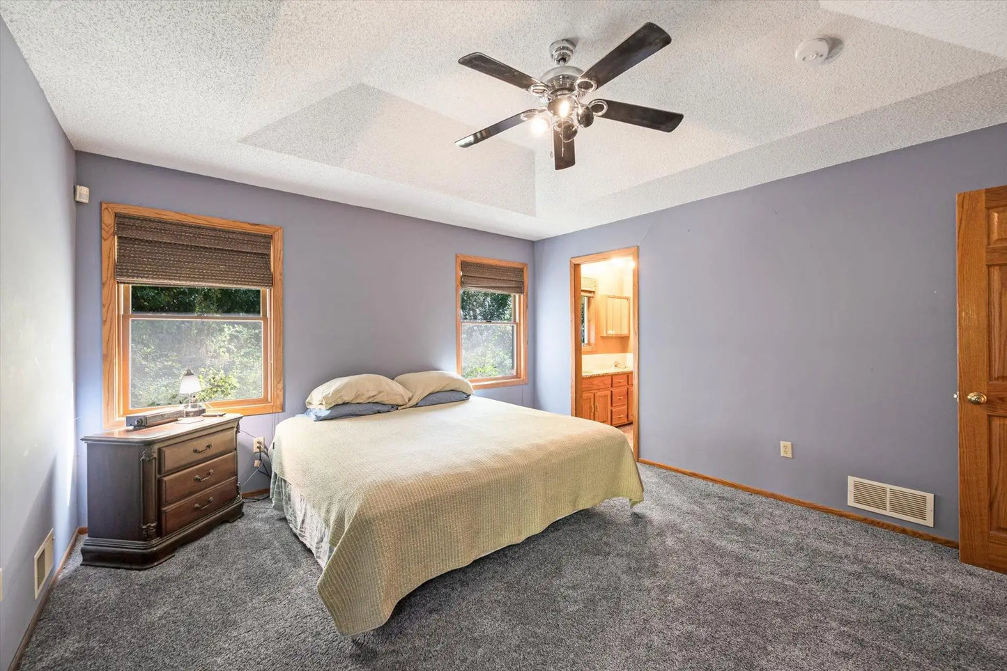 771 County Road B2 , Little Canada, MN 55117