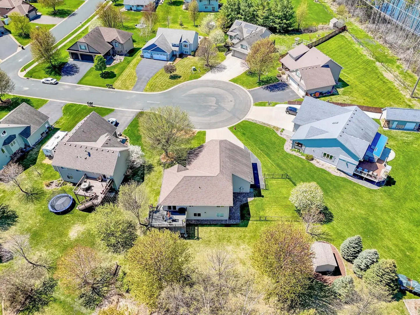 6136 Goodview Trail Circle, Hugo, MN 55038