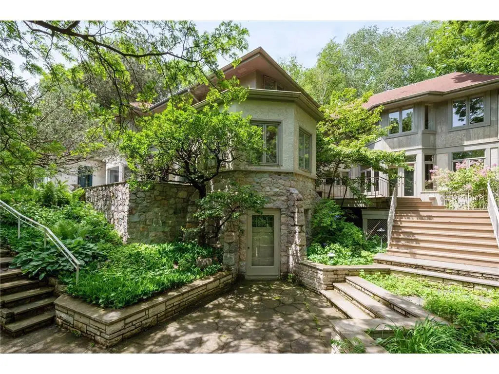 565 Ferndale Road, Wayzata, MN 55391