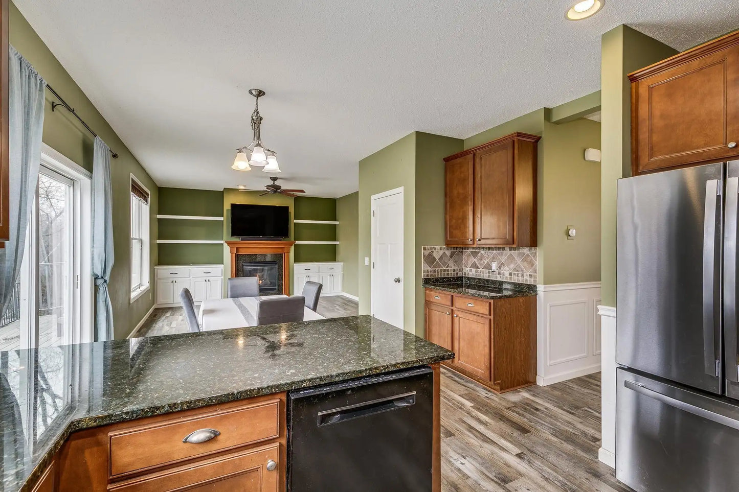 4947 Hamlet Avenue, Oakdale, MN 55128