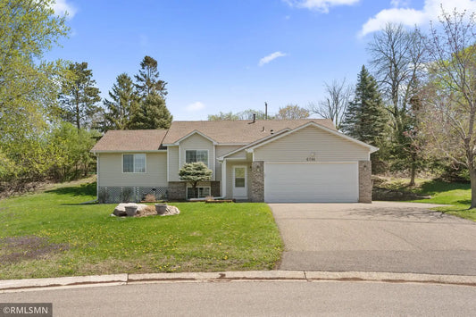 6744 13th Street Court, Oakdale, MN 55128