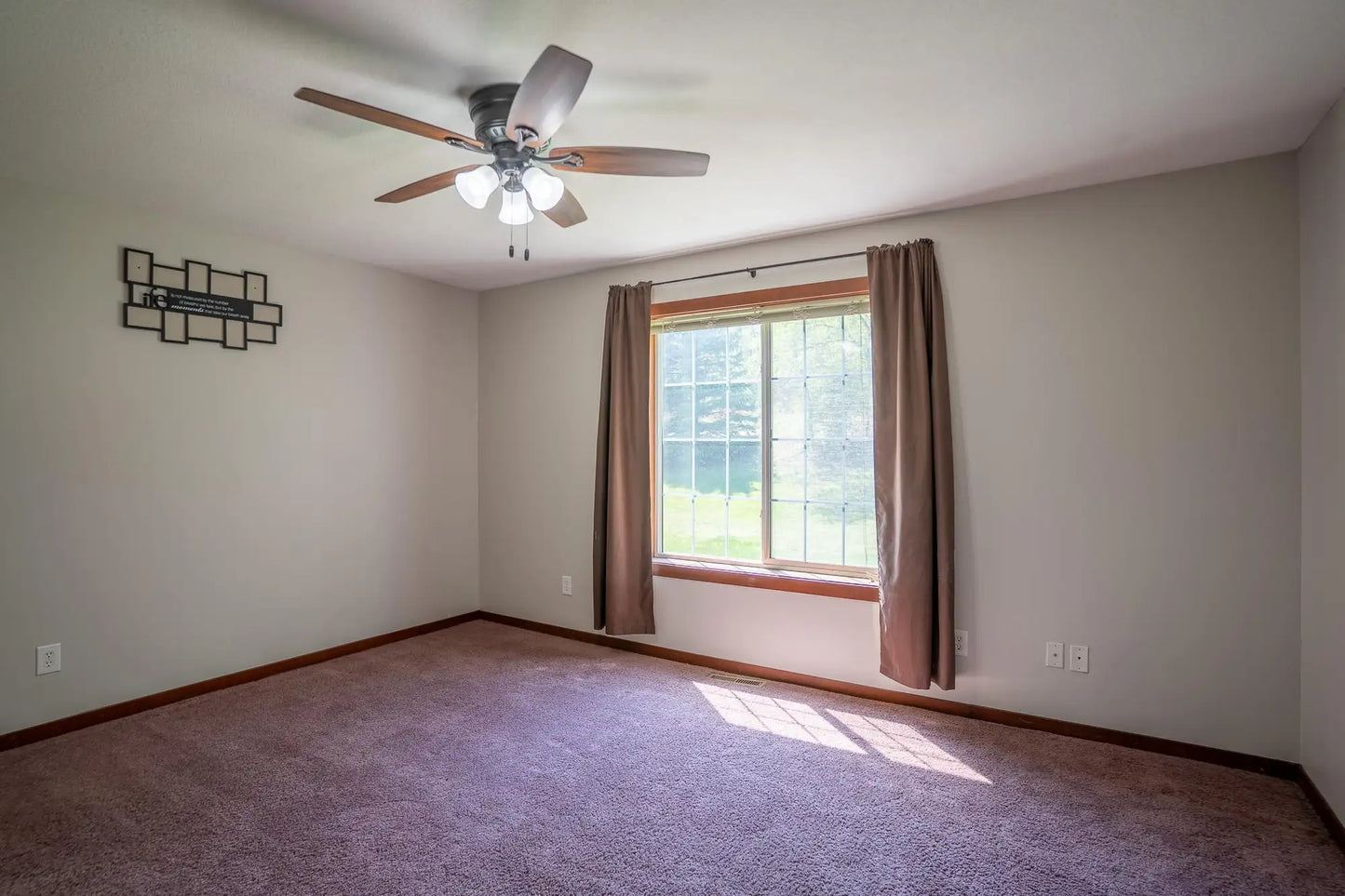 1550 Lincoln Park Drive, South Saint Paul, MN 55075