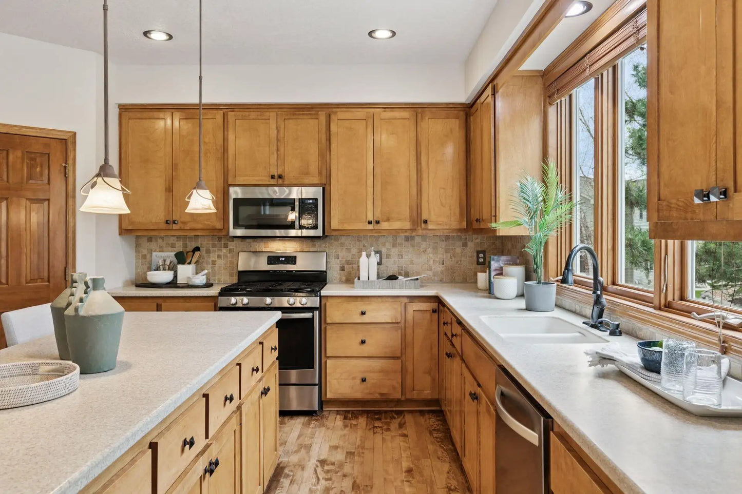 4633 Stonecliffe Drive, Eagan, MN 55122