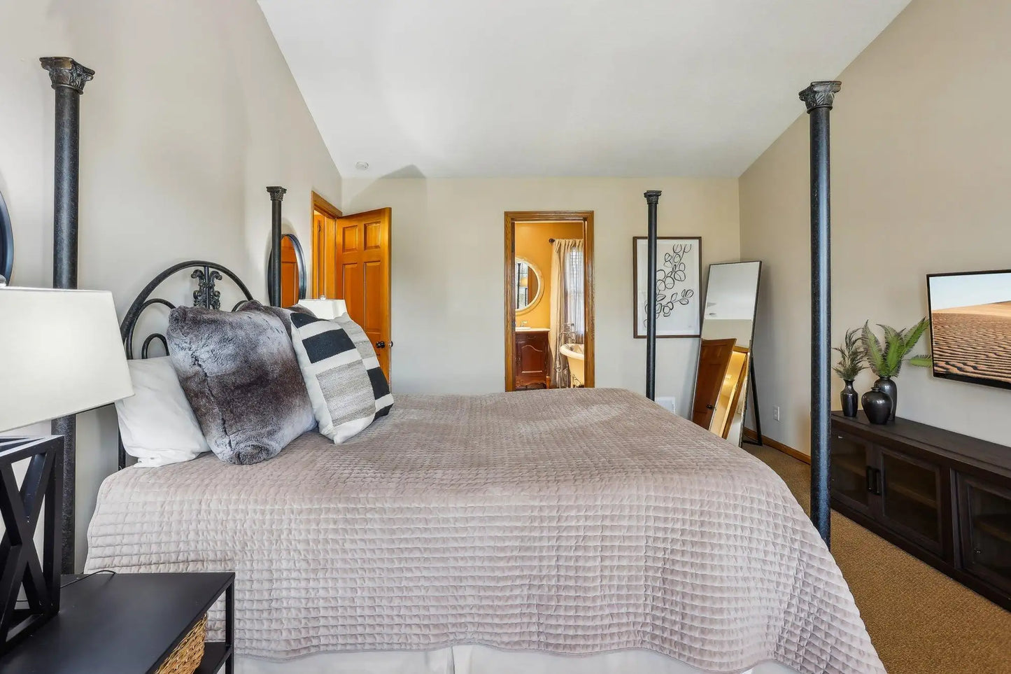 3676 Ashbury Road, Eagan, MN 55122
