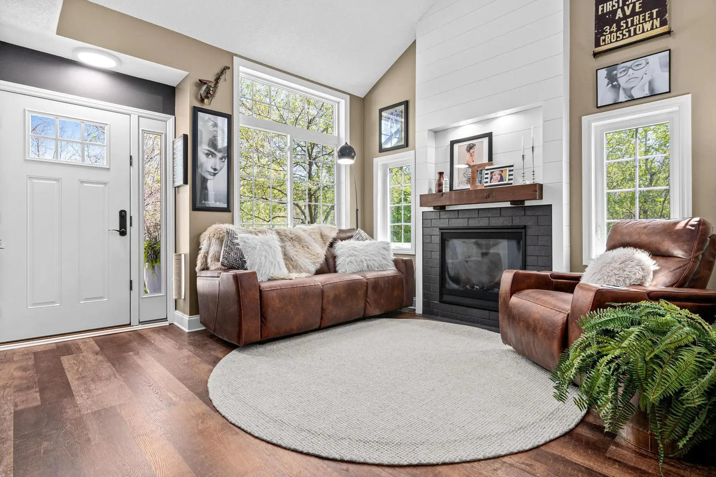 3595 Genevieve Avenue, Oakdale, MN 55128