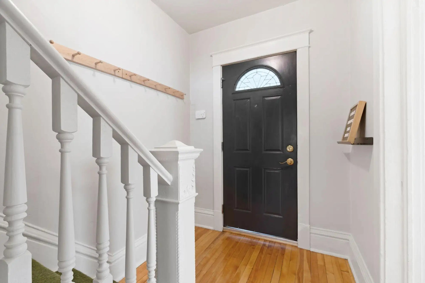 1033 Churchill Street, Saint Paul, MN 55103