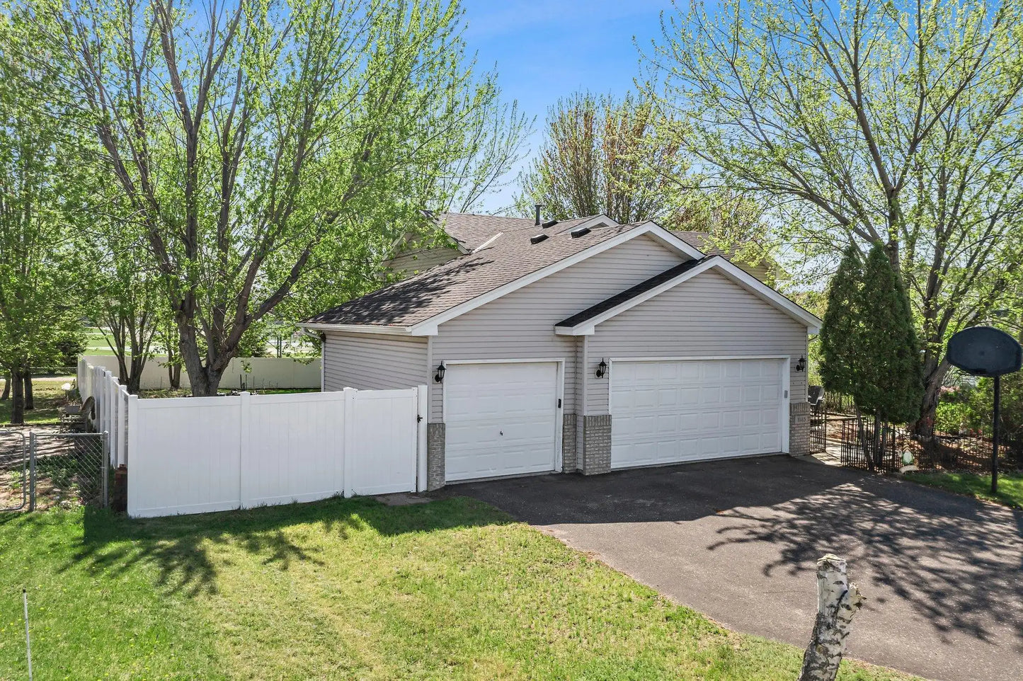 1145 Joes Lake Road, Cambridge, MN 55008