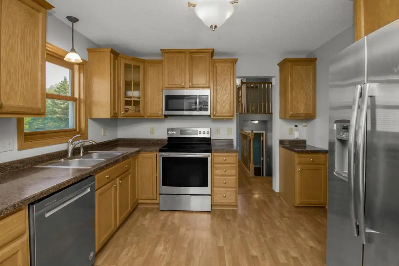 4975 Heather Ridge Road, Oakdale, MN 55128