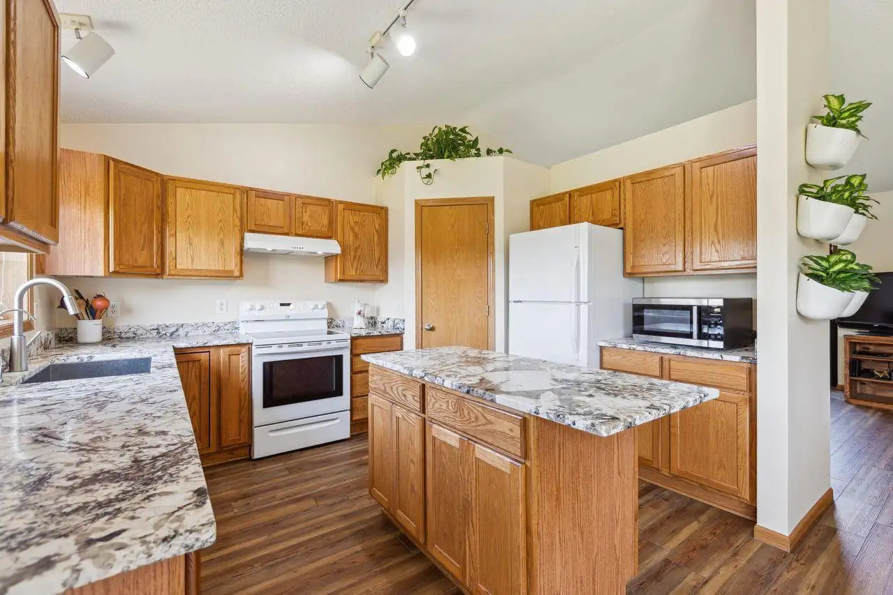 2105 Cardinal Way, Buffalo, MN 55313
