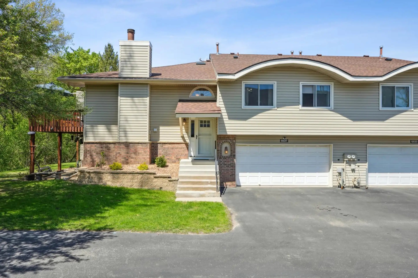 6637 Falstaff Road, Woodbury, MN 55125