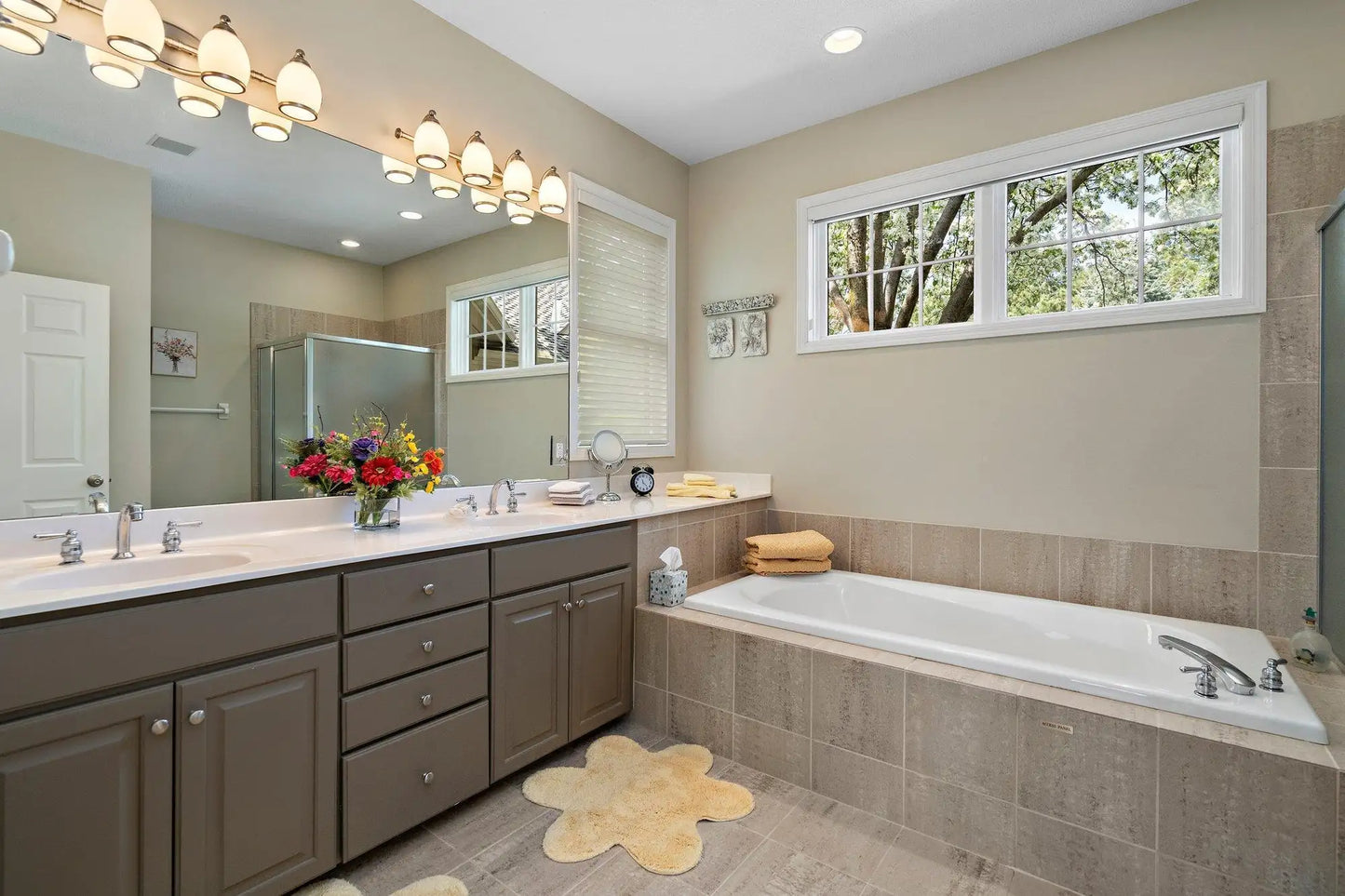19010 Ashcroft Circle, Minnetonka, MN 55345