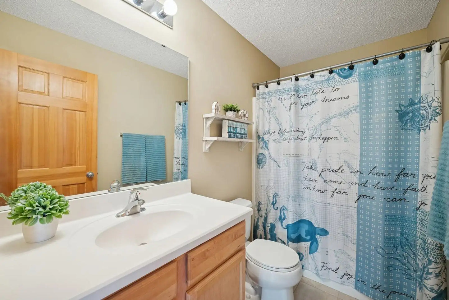 4765 Victor Path, Hugo, MN 55038