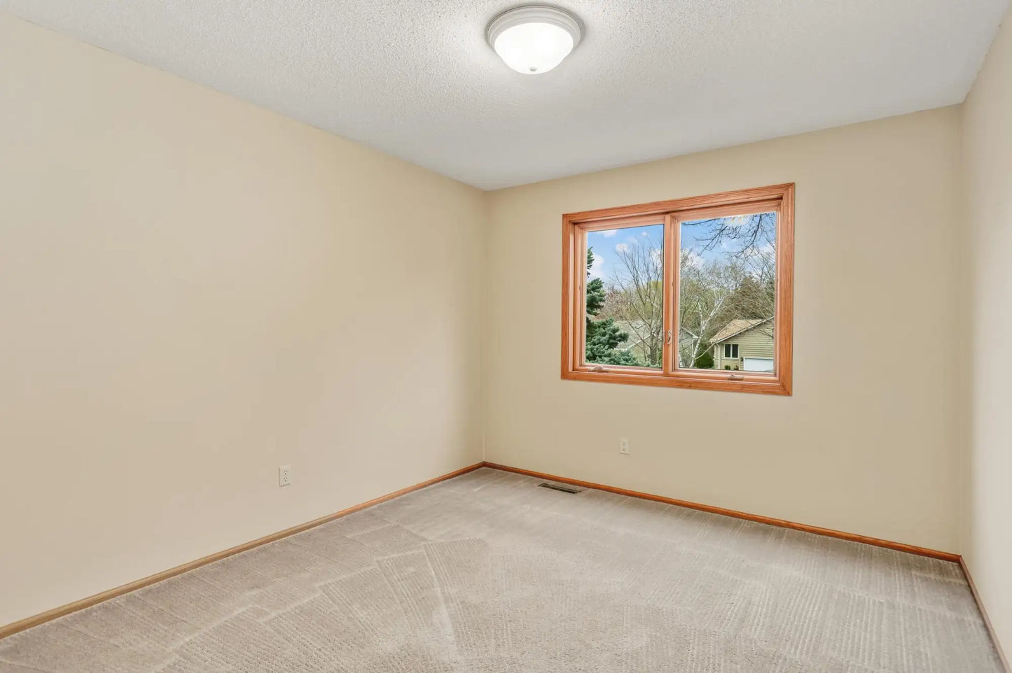 20503 Juno Trail, Lakeville, MN 55044