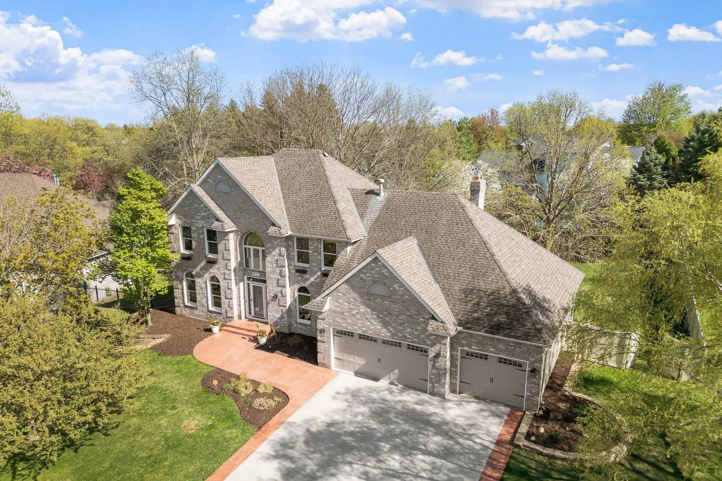 9137 Edinburgh Lane, Woodbury, MN 55125