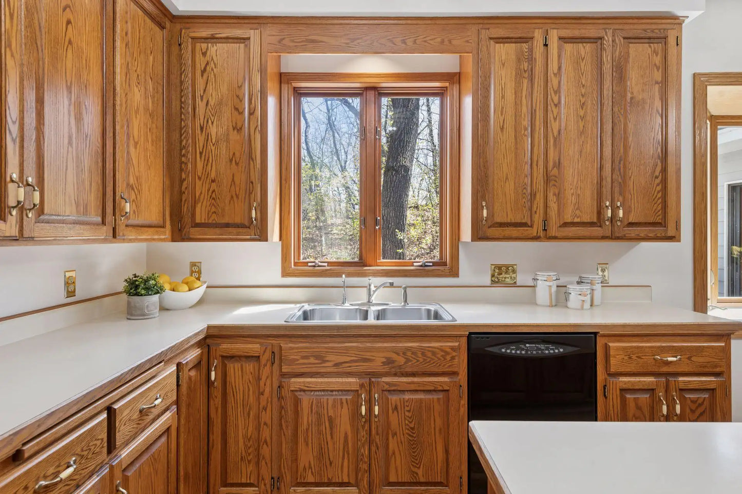 14001 Minnehaha Place, Minnetonka, MN 55391