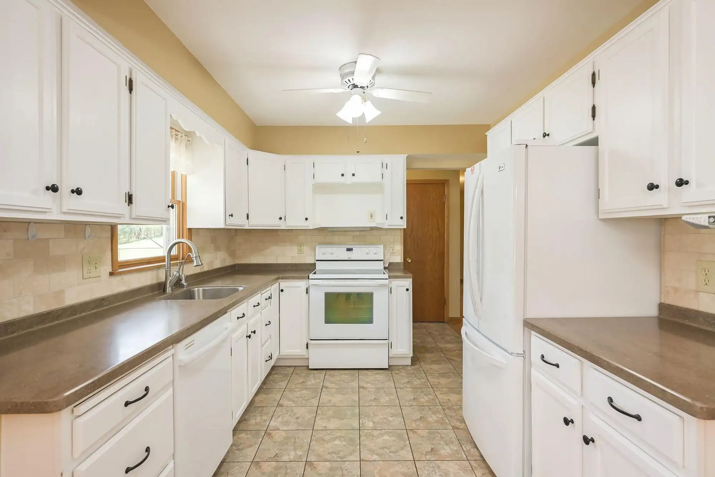720 Kingsview Lane, Plymouth, MN 55447