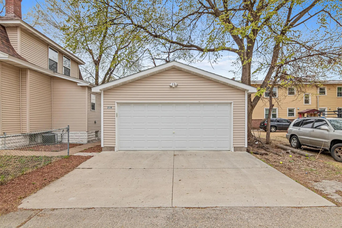 210 36th Street, Minneapolis, MN 55408