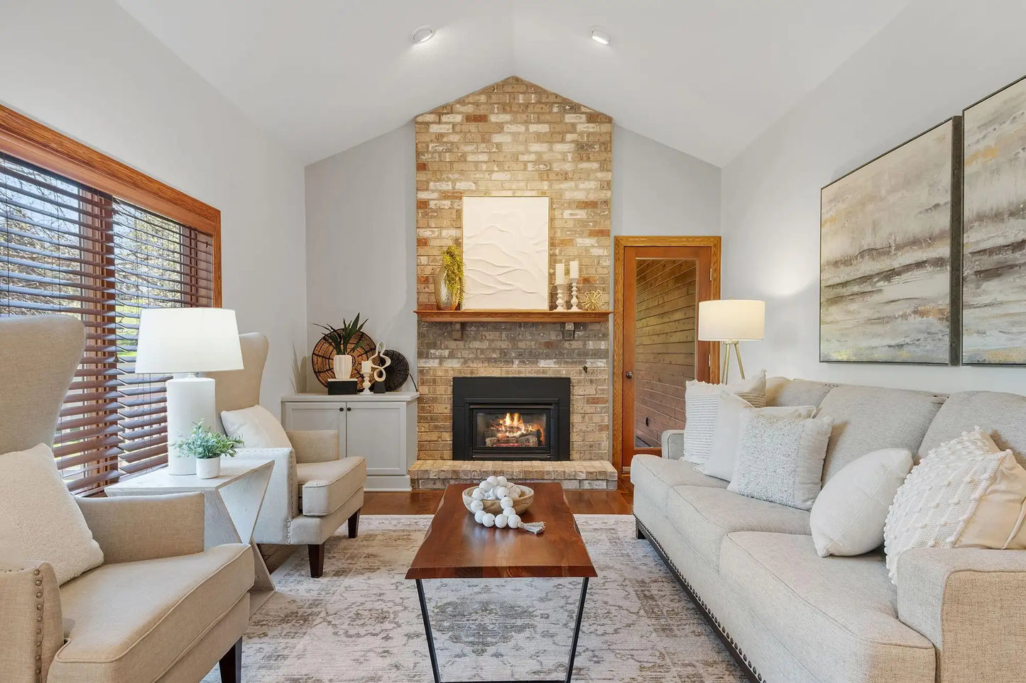 9137 Edinburgh Lane, Woodbury, MN 55125