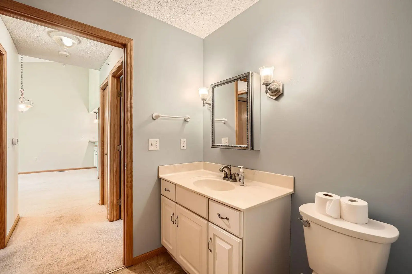 6850 Benton Way, Inver Grove Heights, MN 55076