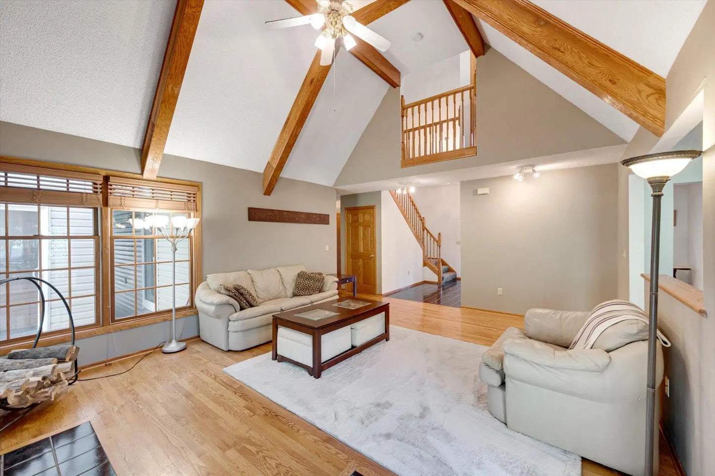 771 County Road B2 , Little Canada, MN 55117