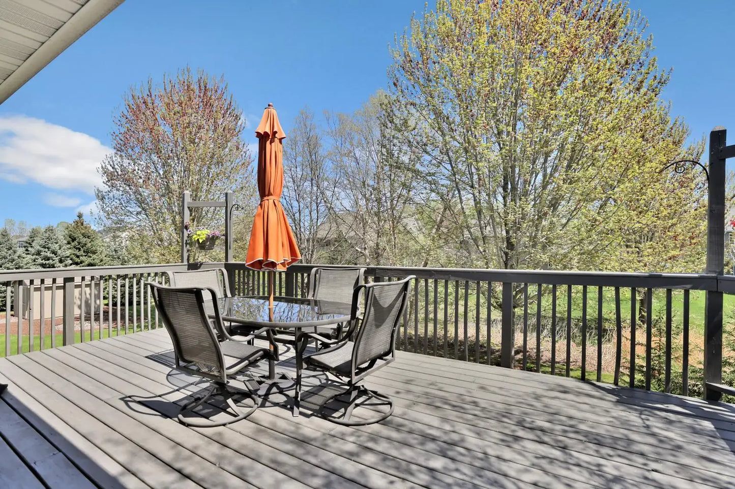 6136 Goodview Trail Circle, Hugo, MN 55038