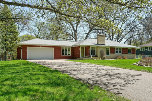 720 Kingsview Lane, Plymouth, MN 55447