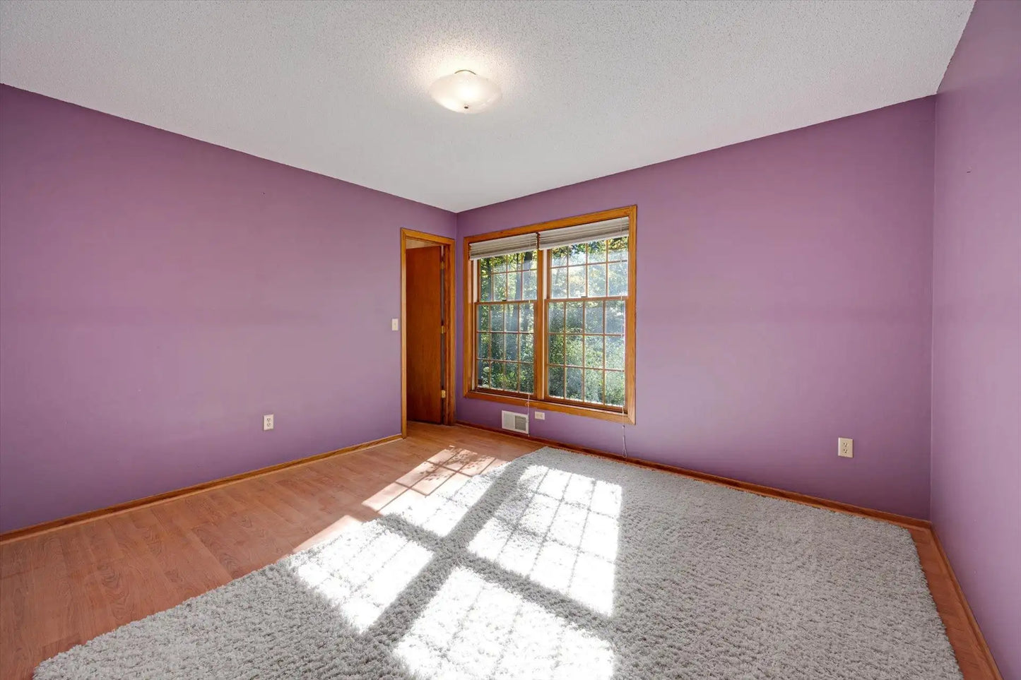 771 County Road B2 , Little Canada, MN 55117