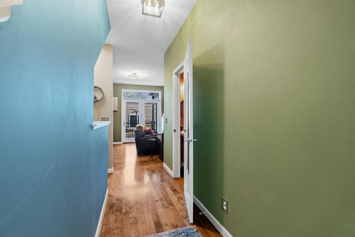 222 Ridgewood Avenue, Minneapolis, MN 55403