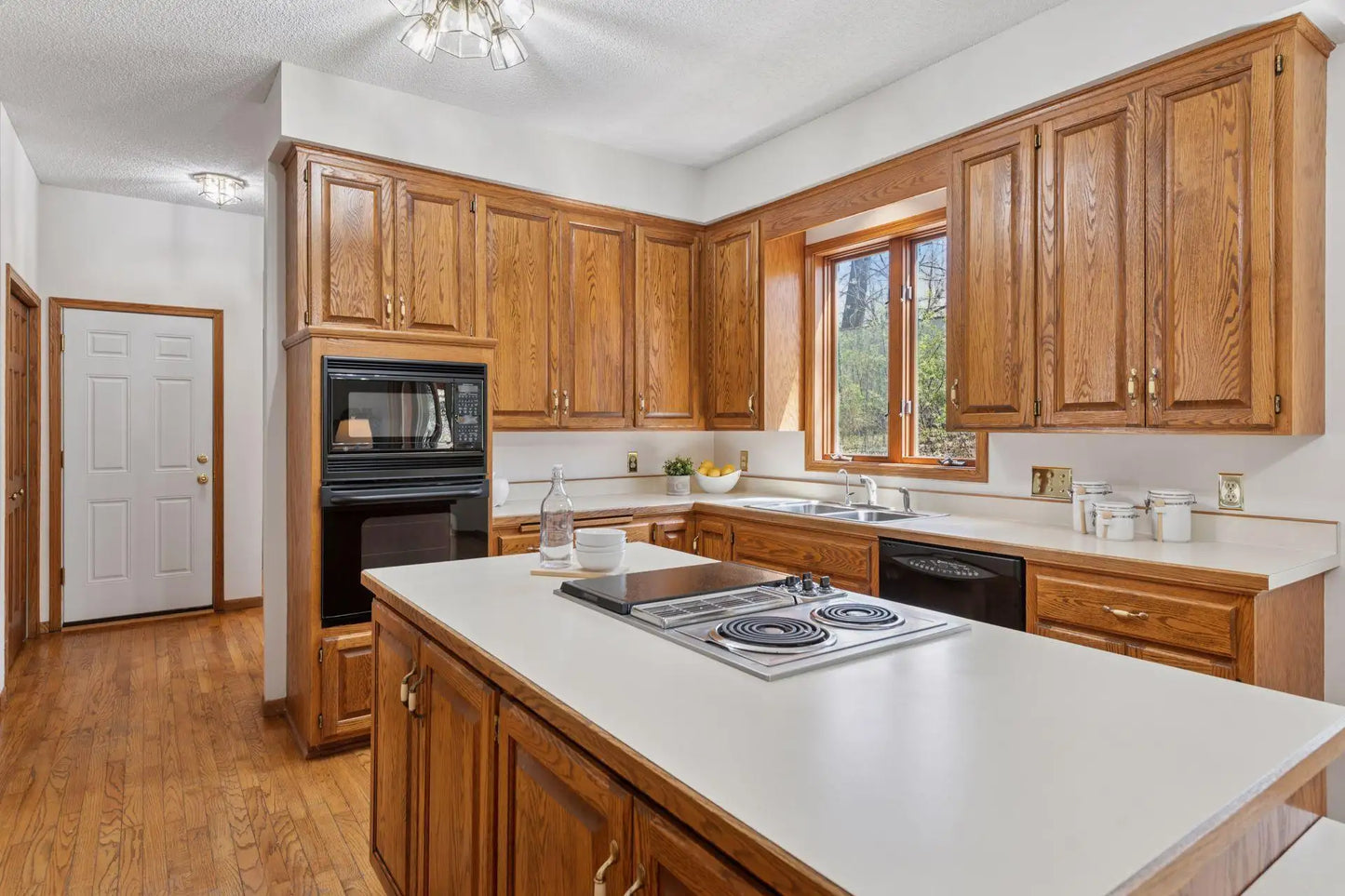 14001 Minnehaha Place, Minnetonka, MN 55391