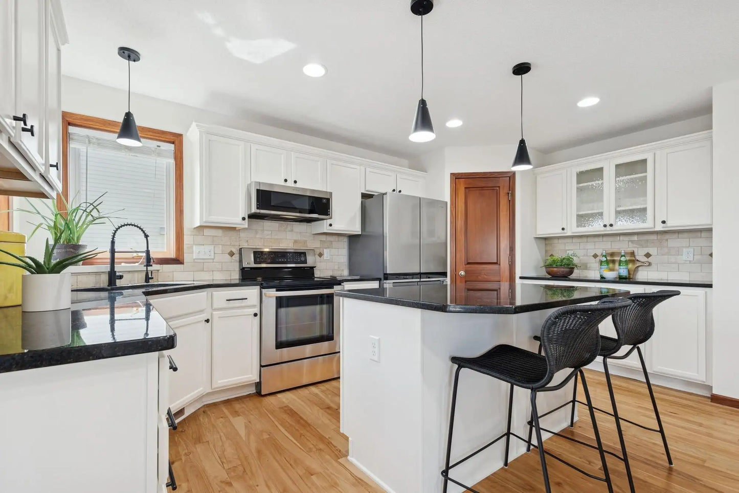 16281 Tahinka Court, Prior Lake, MN 55372