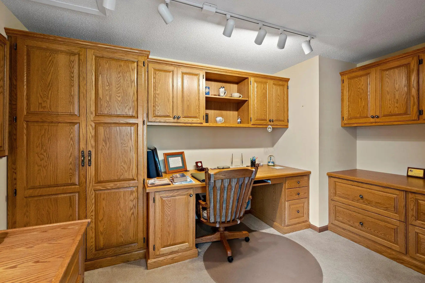 19010 Ashcroft Circle, Minnetonka, MN 55345