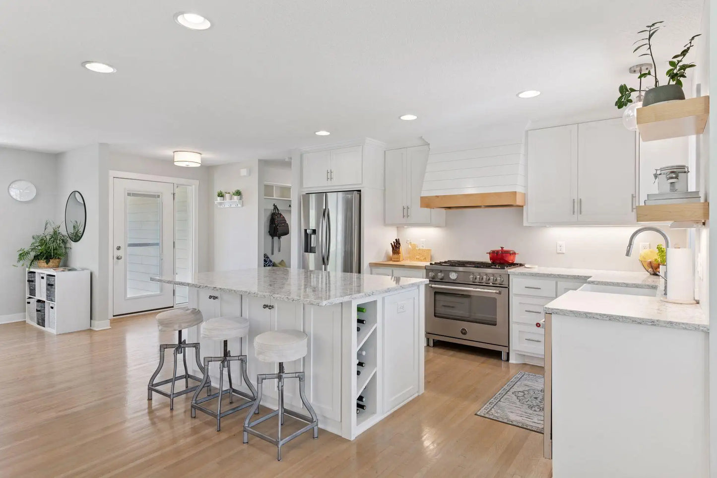 7182 Harold Avenue, Golden Valley, MN 55427